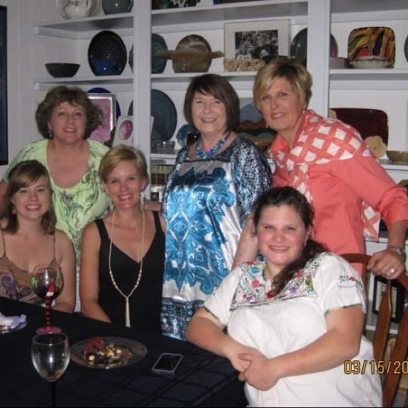 Meet your Posher, Stephanie - Picture 2 of 3